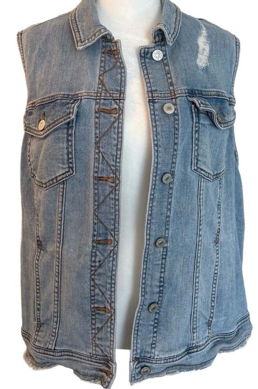 Ava & Viv Denim Vest Women’s 1X Blue Distressed Utility Pockets Frayed Hem Boho